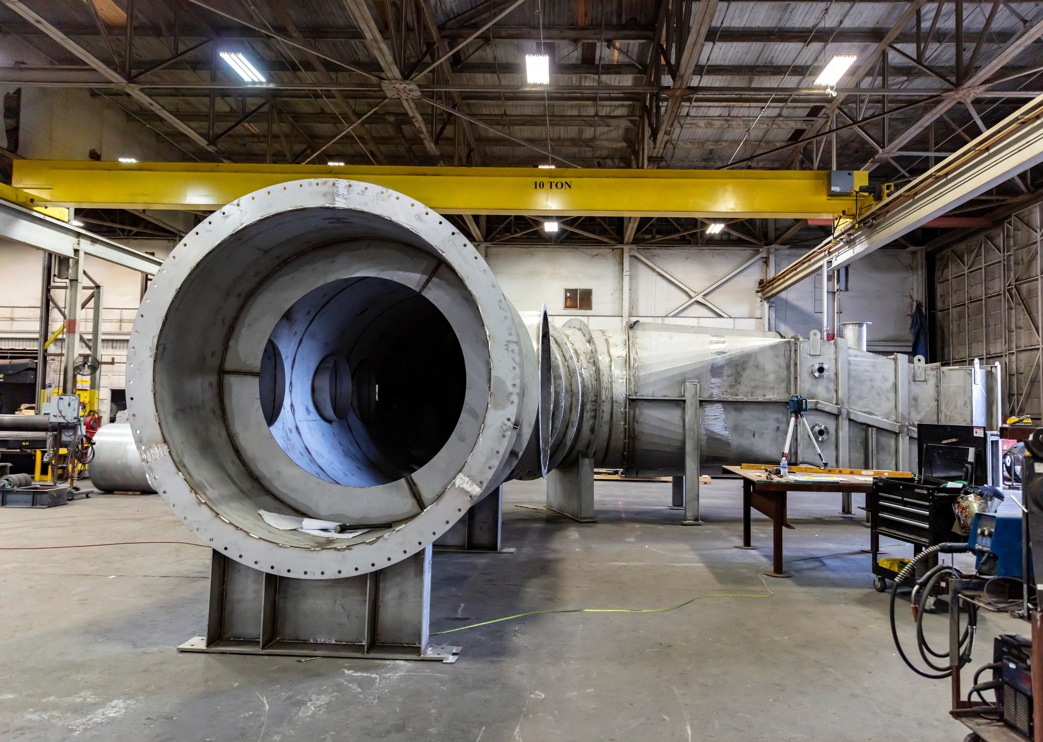 Custom industrial manufacturing and fabrication facility