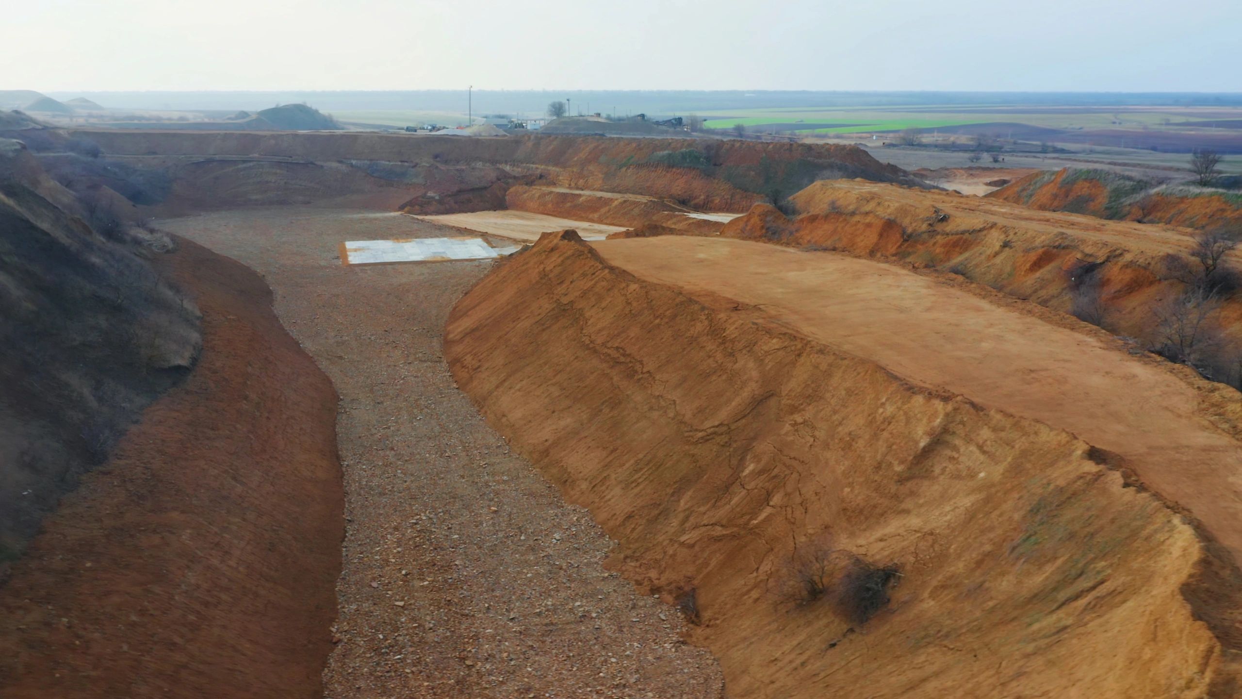 Mining containment application landscape
